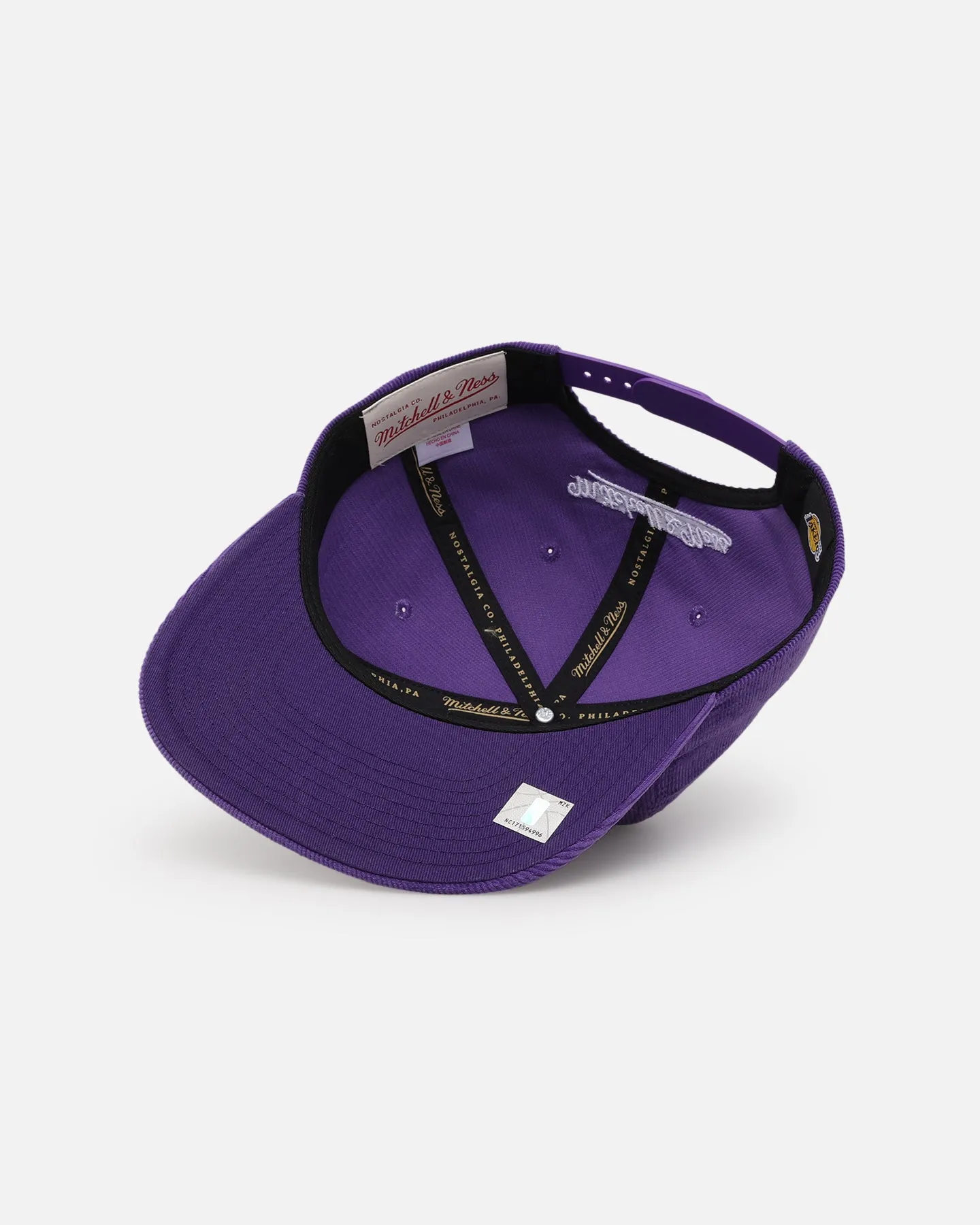 Mitchell & Ness Los Angeles Lakers Centre Circle Origin Snapback Purple