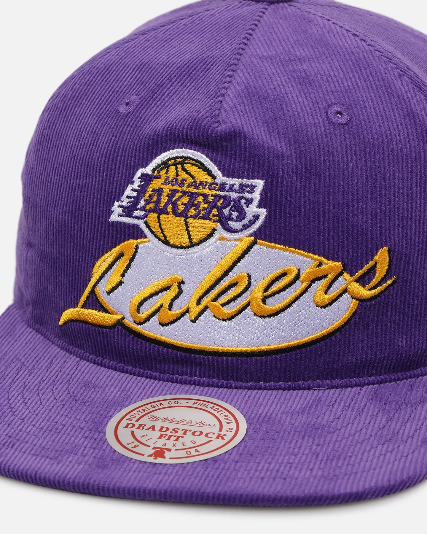 Mitchell & Ness Los Angeles Lakers Centre Circle Origin Snapback Purple