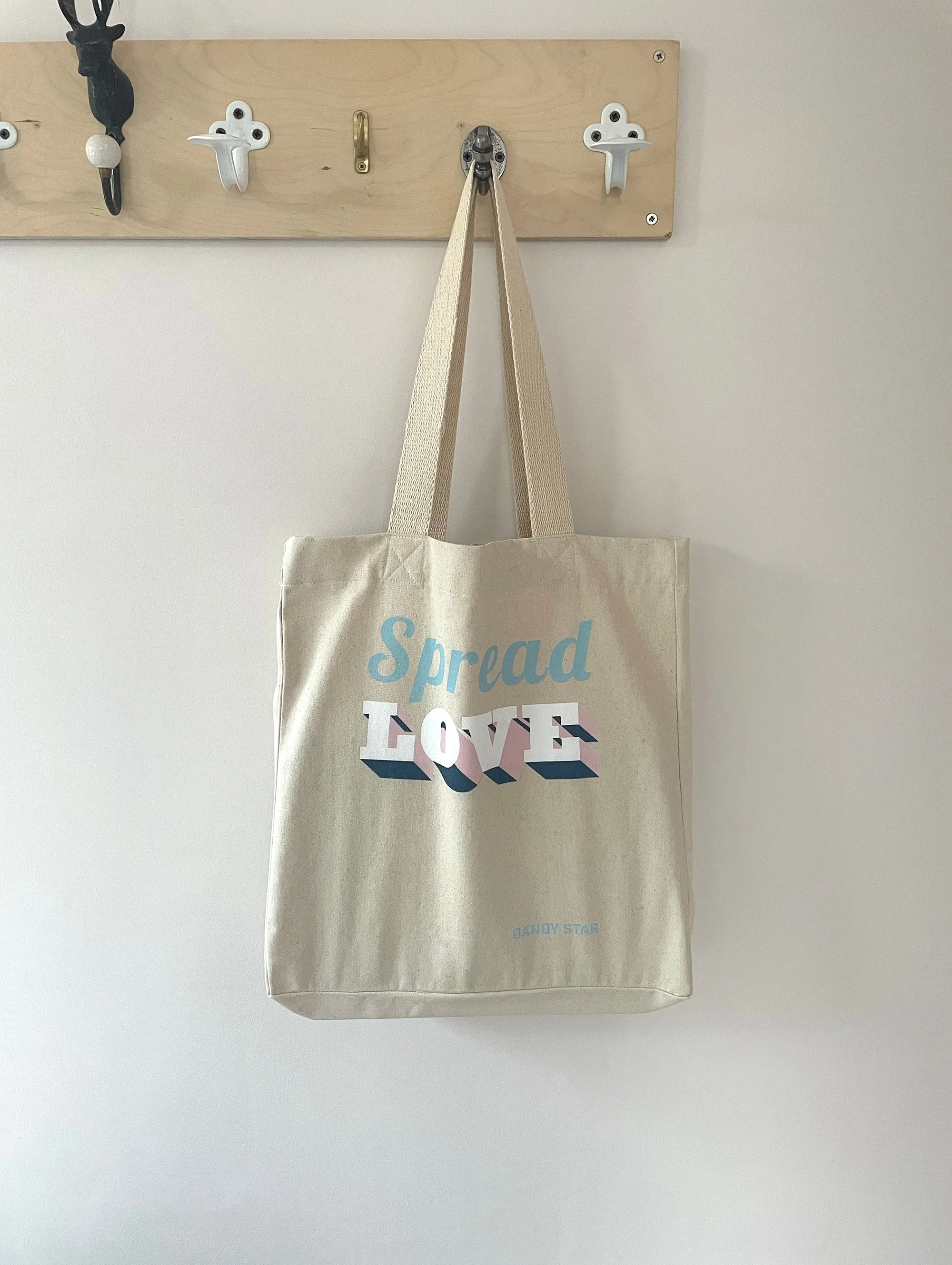 SPREAD LOVE TOTE